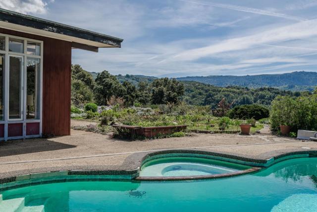 640 Los Trancos Road,  CA: https://media.crmls.org/mediaz/4c69a012-422d-4087-aaad-ecf56eaf4fde.jpg