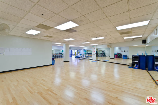 4316 Marina City Drive, Marina del Rey CA: https://media.crmls.org/mediaz/4c69e182-7218-4899-9f84-c917e82e98aa.jpg
