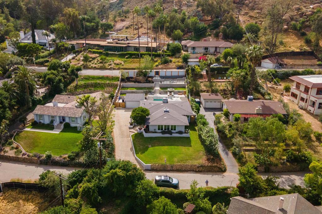 MLS #250027362SD img 37