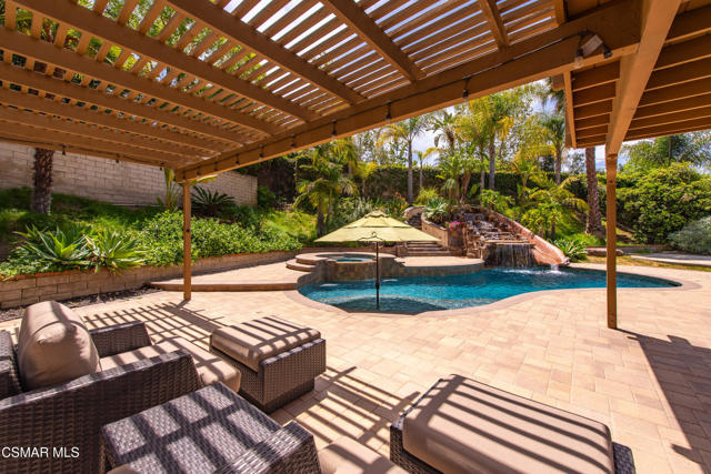 3961 Springtime Lane, Moorpark CA: https://media.crmls.org/mediaz/4c6c763b-616a-4ae0-88ae-e345db70b4bf.jpg
