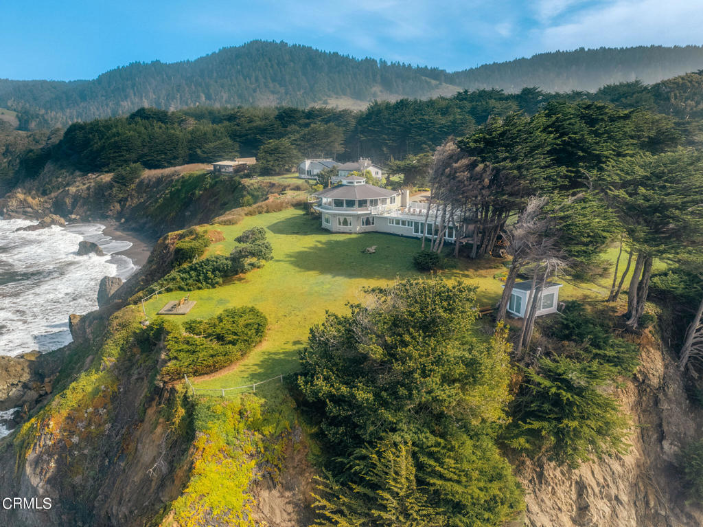 https://media.crmls.org/mediaz/4c6cfcae-e62b-402d-9246-08cd2f1a8a29.jpg?preset=X-Large