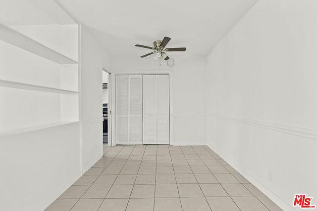 272 S Doheny Drive, Beverly Hills CA: https://media.crmls.org/mediaz/4c6d2d29-0cf3-4d43-b134-a5e825923a60.jpg