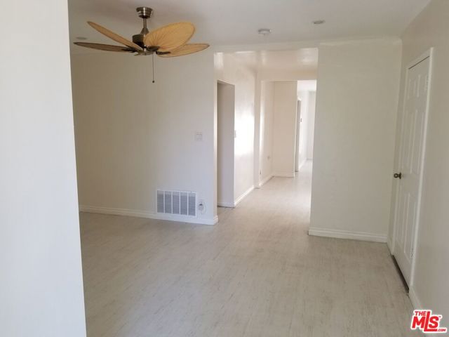 11059 CALIFA Street photo 6