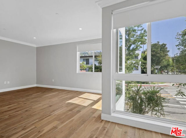 1283 Havenhurst Drive, West Hollywood CA: https://media.crmls.org/mediaz/4c6da3bc-9619-41bd-8bee-8ae5614b0bdd.jpg