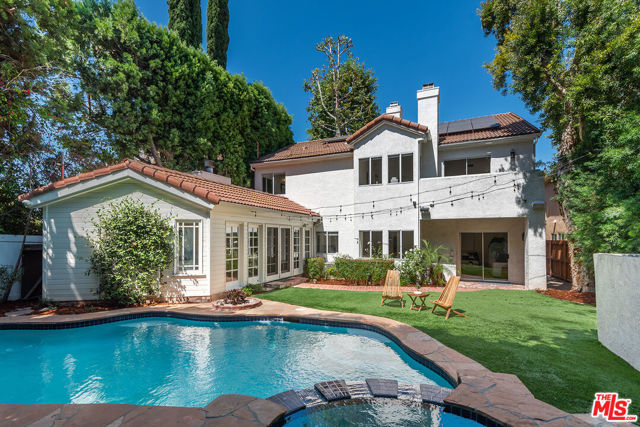 4744 Norwich Avenue, Sherman Oaks CA: https://media.crmls.org/mediaz/4c6ddcfc-6a1a-4a5f-8176-e92002bdc156.jpg