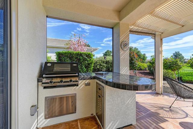 1817 Barn Valley Lane, Lincoln CA: https://media.crmls.org/mediaz/4c6e14f6-65da-4ce4-8e4c-9a9058e0efa9.jpg