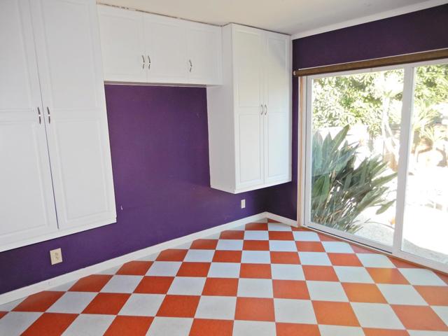 2060 Pulgas Avenue, East Palo Alto CA: https://media.crmls.org/mediaz/4c6e3523-a2c3-4b10-9e20-bcd843a5ec3f.jpg