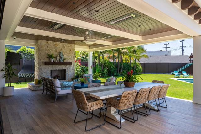 1040 Pine St, Coronado CA: https://media.crmls.org/mediaz/4c6f1131-cced-4da2-859a-a6bc80ca9a88.jpg