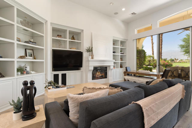 79953 Rancho La Quinta Drive, La Quinta CA: https://media.crmls.org/mediaz/4c6f27e2-fa07-4205-a3b1-9d68abc9ee7c.jpg
