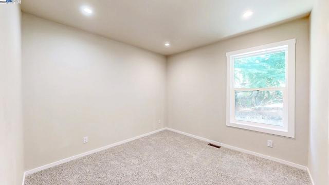 21451 Phoenix Lake Rd, Sonora CA: https://media.crmls.org/mediaz/4c6f8b37-6ba2-4880-a4b6-2c85ba8cab50.jpg