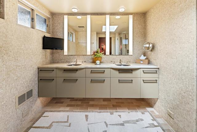 188 Monterey Dunes Way, Moss Landing CA: https://media.crmls.org/mediaz/4c6f93eb-3cf9-4cb5-9848-45b1f7002a03.jpg