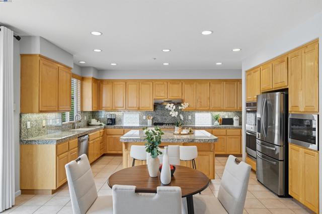 3080 Bresso Dr, Livermore CA: https://media.crmls.org/mediaz/4c6fc3e2-989e-47ab-bcc6-fc057e6673c6.jpg