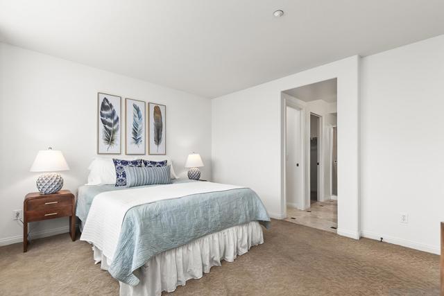 3528 Shoreline Bluff Ln, San Diego CA: https://media.crmls.org/mediaz/4c700066-9e98-400f-bc91-3f2e4d5413dd.jpg