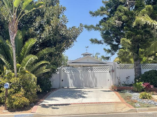 1706 Grandview St., Oceanside CA: https://media.crmls.org/mediaz/4c704660-0298-4f91-9597-e813de62dbed.jpg