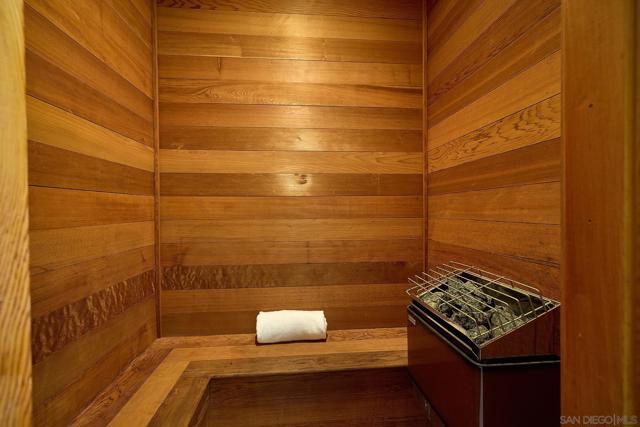 Image 22 of 47 For 6525 Lago Lindo