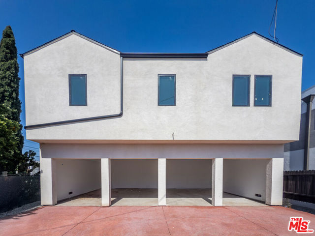 5622 Willowcrest Avenue, North Hollywood CA: https://media.crmls.org/mediaz/4c70ef65-32b4-4893-b6e3-b1a8b5cb44cd.jpg