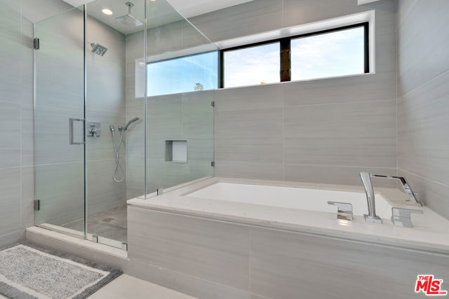 1447 1/4 N Martel Avenue, Los Angeles CA: https://media.crmls.org/mediaz/4c710881-be62-4680-8365-8679d41943ae.jpg
