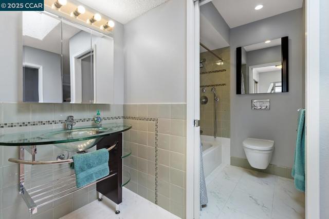 1244 Singingwood Ct., Walnut Creek CA: https://media.crmls.org/mediaz/4c713682-805d-4c6b-9cf9-29e8822654d7.jpg