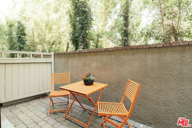 322 Alpine Street, Pasadena CA: https://media.crmls.org/mediaz/4c717bd3-9d78-40d4-b0da-f297edb1cdde.jpg