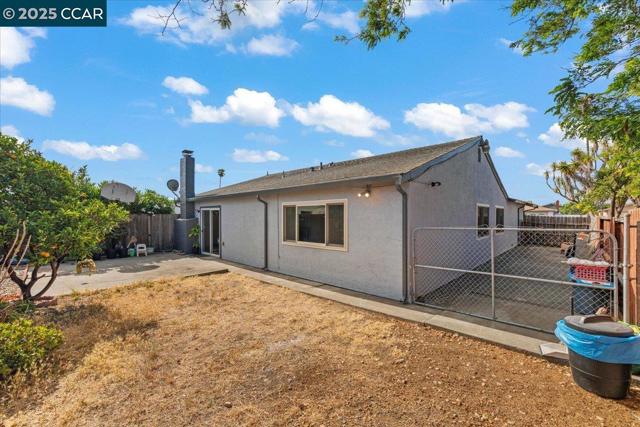 316 Meadows Dr, Vallejo CA: https://media.crmls.org/mediaz/4c71ae0b-b750-40b4-88fa-025b0b843ab1.jpg