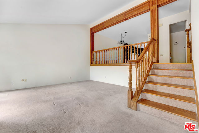 6232 Nita Avenue, Woodland Hills CA: https://media.crmls.org/mediaz/4c71e3e9-2d56-4b60-97fe-0d6153d9bde8.jpg
