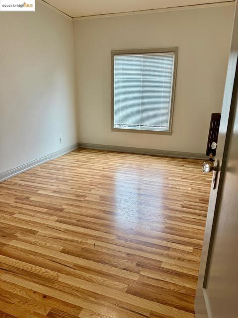 2240 MacArthur Blvd, Oakland CA: https://media.crmls.org/mediaz/4c726182-0608-4078-84cb-fe60f6d6457f.jpg