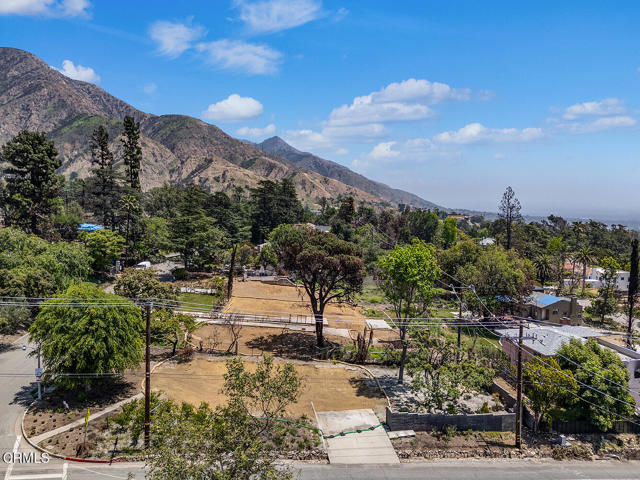 900 E Mount Curve Ave, Altadena CA: https://media.crmls.org/mediaz/4c72f8c8-2a58-4b0d-8b6d-099ea3dcd76c.jpg