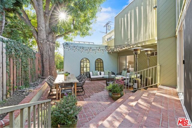 2329 Manning Avenue, Los Angeles CA: https://media.crmls.org/mediaz/4c7355f5-9826-4647-be94-5b6e6298e03b.jpg