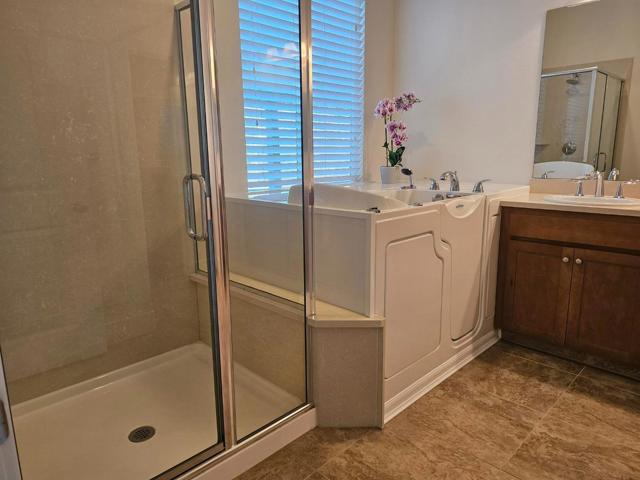 1703 Cobblefield Lane, Los Banos CA: https://media.crmls.org/mediaz/4c739d2e-f48b-4cdc-b029-de9b68f37fee.jpg