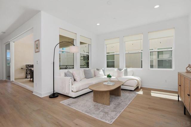 8021 Rubicon, San Diego CA: https://media.crmls.org/mediaz/4c73b67c-9f28-4276-b9ff-314a6703bc2b.jpg