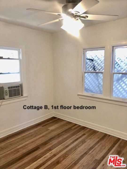 421 Grand Boulevard, Venice CA: https://media.crmls.org/mediaz/4c73ea84-137b-45dc-9816-f2dc7c665d5c.jpg
