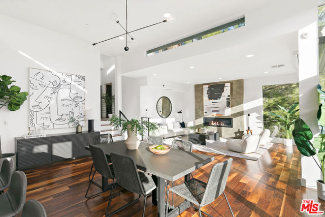 3743 SUNSWEPT Drive photo 6