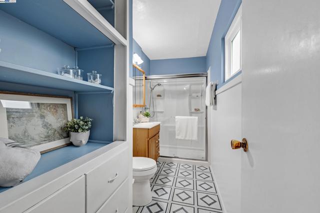 589 S M St, Livermore CA: https://media.crmls.org/mediaz/4c742b09-d573-4c95-8286-b29df054fa05.jpg