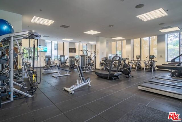 10724 Wilshire Boulevard, Los Angeles CA: https://media.crmls.org/mediaz/4c74397e-e794-460c-a9fb-cc03660003ae.jpg