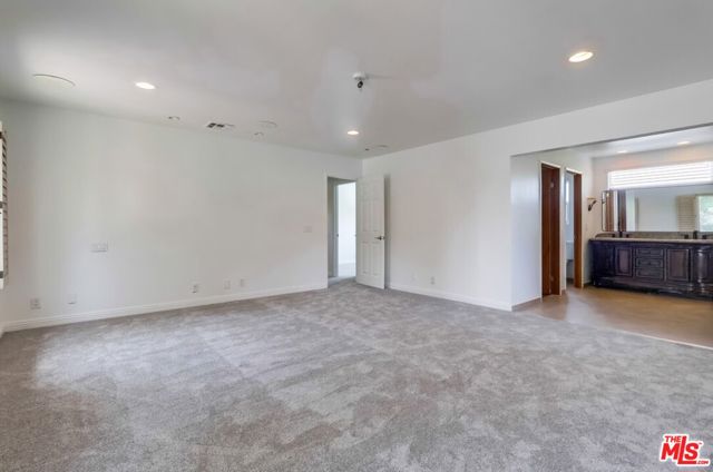 687 Mount Carmel Drive, Claremont CA: https://media.crmls.org/mediaz/4c750e37-a32f-4c6d-951a-6b3fb0cd3419.jpg
