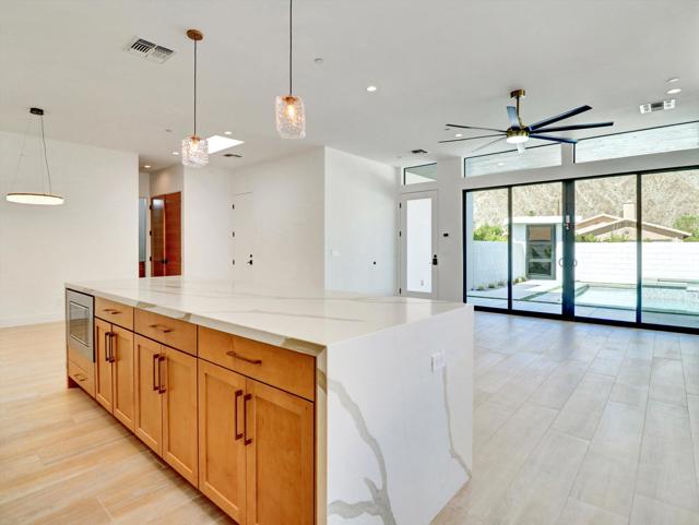 52120 Avenida Alvarado, La Quinta CA: https://media.crmls.org/mediaz/4c751210-d2d0-4e42-83b0-5312aaca61fc.jpg