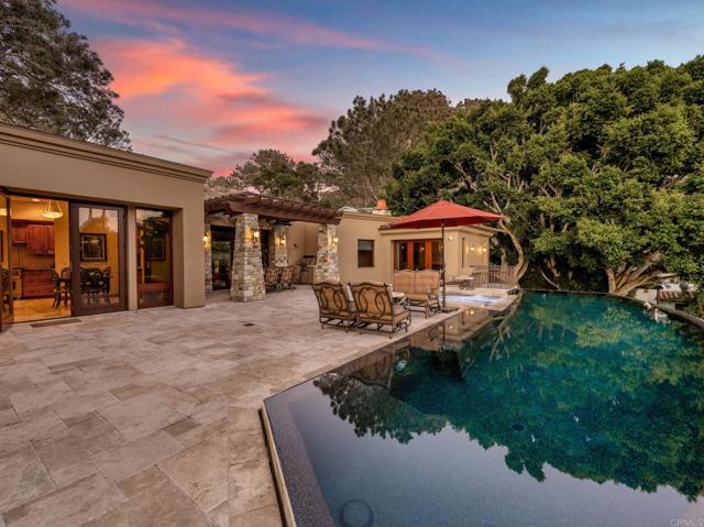 271 Ocean View Ave, Del Mar CA: https://media.crmls.org/mediaz/4c7558b9-e264-4f89-b579-2c216b98e4f3.jpg
