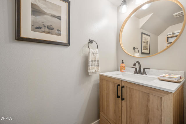 27220 Waterford Drive, Valencia CA: https://media.crmls.org/mediaz/4c758749-4458-4711-babe-935ec5068636.jpg