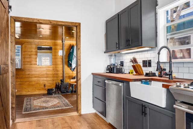 1124 Laurel Street, Santa Cruz CA: https://media.crmls.org/mediaz/4c75e6ef-0654-4968-8743-d902196aa5df.jpg