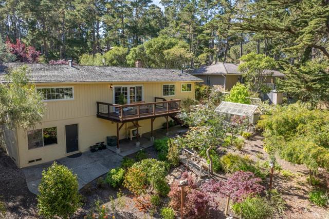 5 Wyndemere Vale, Monterey CA: https://media.crmls.org/mediaz/4c768bb1-de3b-4b3c-a584-0baeb908728a.jpg