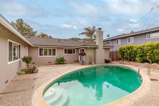 712 Foothill Drive, San Mateo CA: https://media.crmls.org/mediaz/4c779a27-651b-4922-a72d-fb51cfe1b5bc.jpg