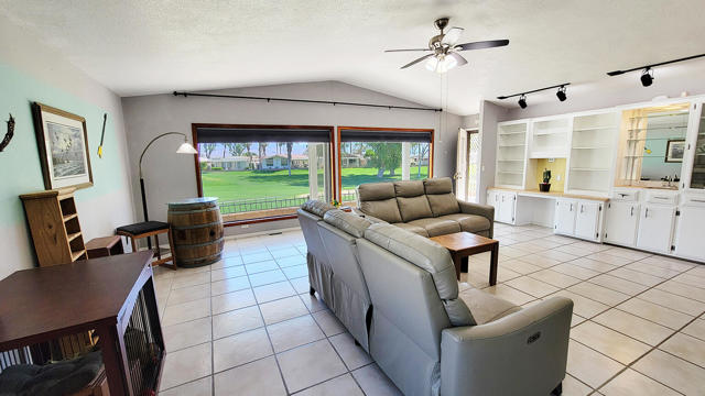 34610 Branding Iron Lane, Thousand Palms CA: https://media.crmls.org/mediaz/4c77c350-cb7e-4bfd-a5a1-64974fbc6155.jpg
