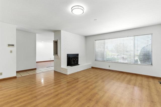790 Gary Street, Gilroy CA: https://media.crmls.org/mediaz/4c77f9d4-f9bc-44c8-8c52-c7394720e02a.jpg