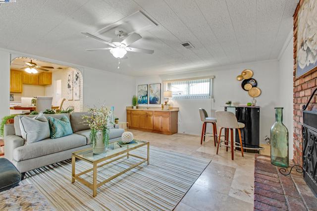 26623 ELDRIDGE AVE, Hayward CA: https://media.crmls.org/mediaz/4c781a91-bf02-4c99-9033-a8d910ac65aa.jpg