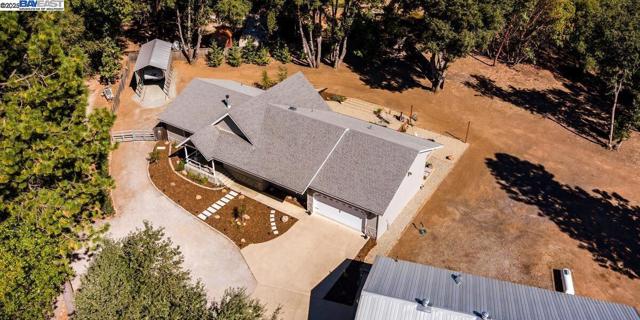 25025 State Highway 88, Pioneer CA: https://media.crmls.org/mediaz/4c782b01-c87c-4cc9-948f-e6dc711bed4e.jpg