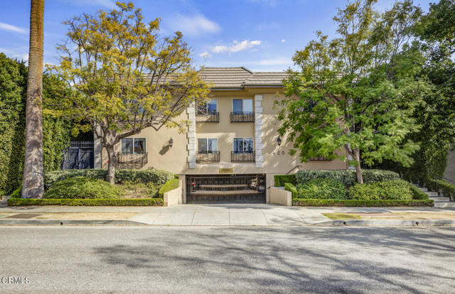 420 S Oak Knoll Ave #6, Pasadena, CA 91101