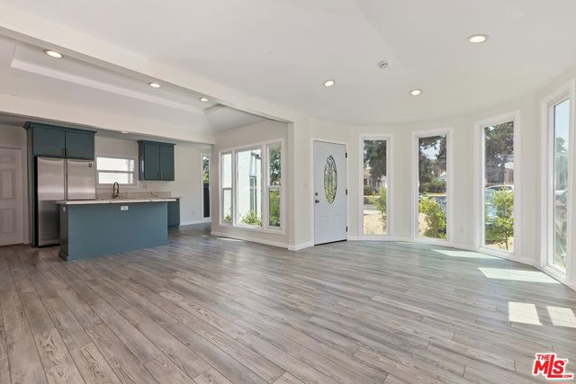 3706 Brunswick Avenue, Los Angeles CA: https://media.crmls.org/mediaz/4c793089-94dd-42f7-94e6-186fe13afdcd.jpg