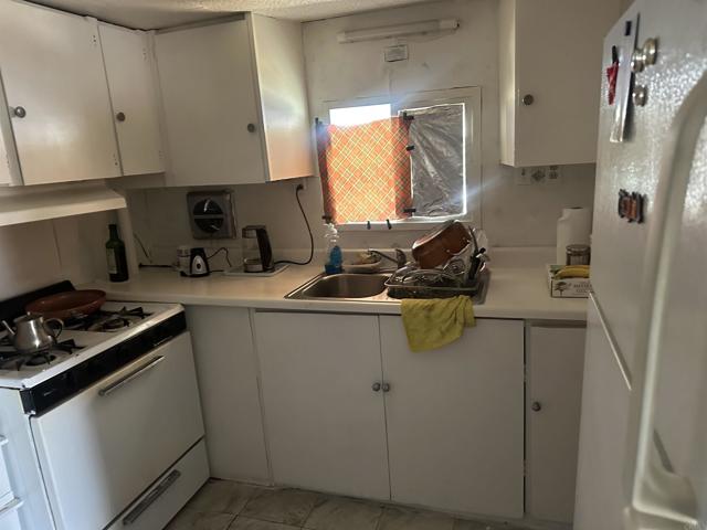 Image 4 of 10 For 212 2nd  48