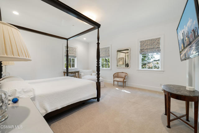 2160 Marshbrook Road, Thousand Oaks CA: https://media.crmls.org/mediaz/4c7b498f-0d72-4ce7-94d8-e52b129ca78c.jpg