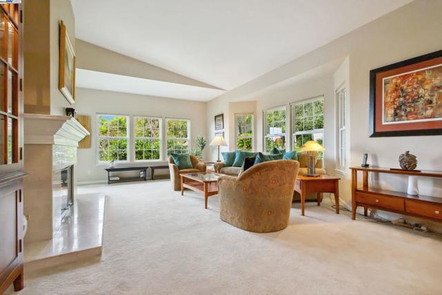 3565 Star Ridge Rd, Hayward CA: https://media.crmls.org/mediaz/4c7b5c9b-2c38-4be9-aa08-6caacf2d85c3.jpg